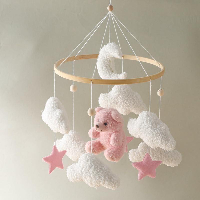 beau mobile bébé en bois ourson rose