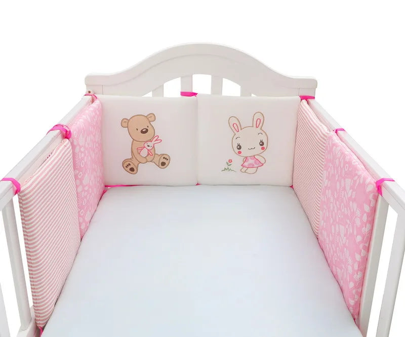 joli tour de lit rose blanc