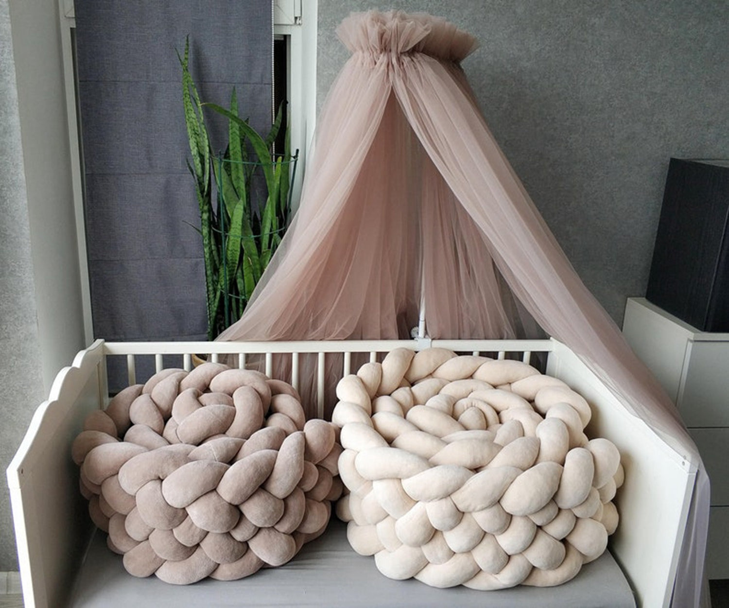 Lit bebe avec tour de lit tresse 6 brins
