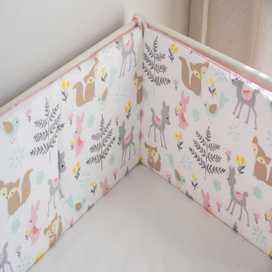 beau motif animaux tour de lit bébé