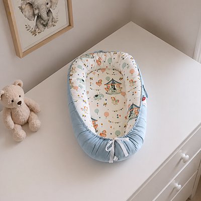 beau réducteur de lit bebe bleu