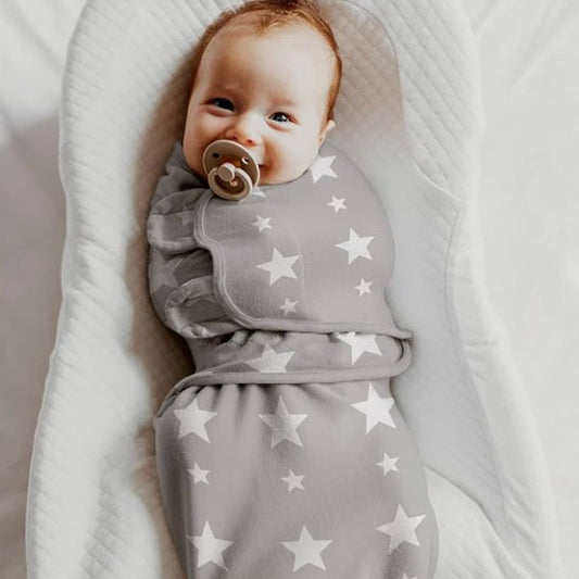 couverture emmaillotage bébé grise étoilée