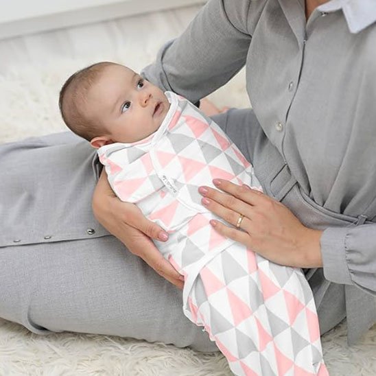 Couverture emmaillotage bébé triangle