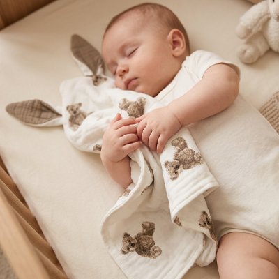 Doudou bébé fille ourson assis