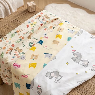 Drap housse lit bébé motifs animaux fleurs
