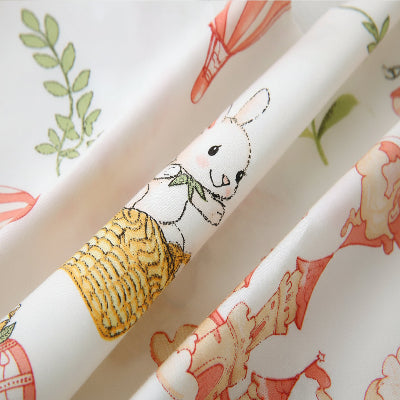 joli lapin du tour de lit pour bebe
