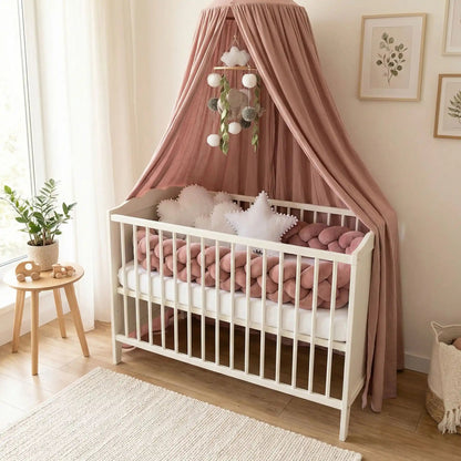 joli lit avec tresse de lit bebe vieux rose
