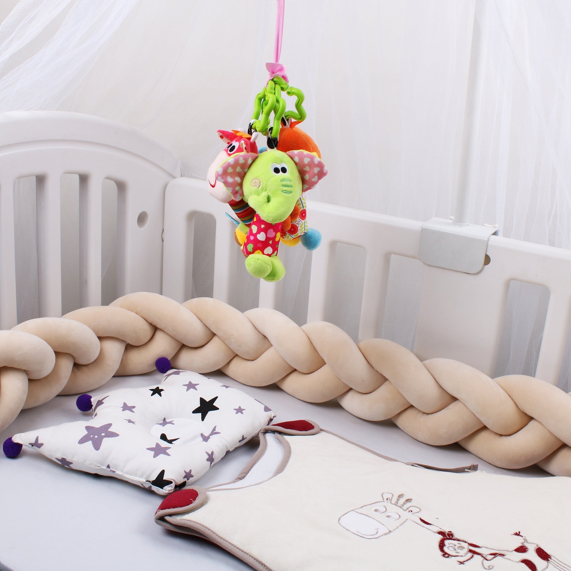 lit bebe avec tresse de lit bebe beige