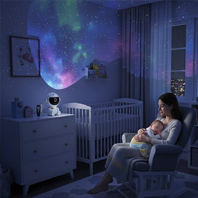 maman endort bébé plafond étoilé avec veilleuse projection