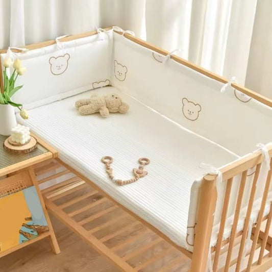 tour de lit bébé tête ourson