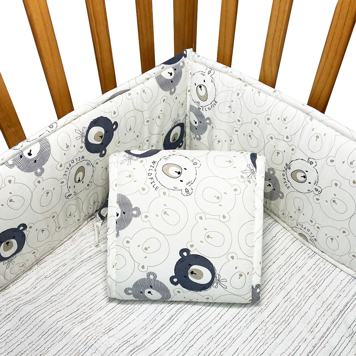 tour de lit pour bebe gris blanc