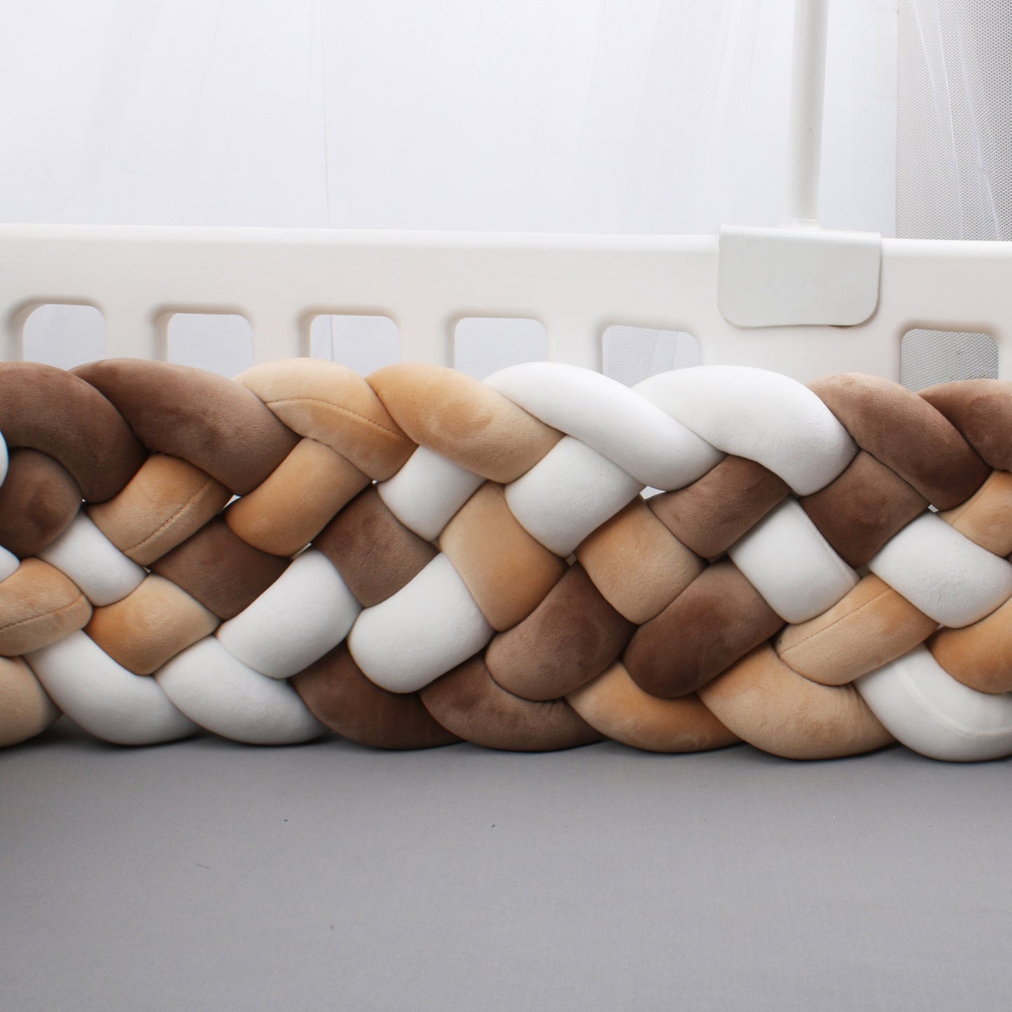 tresse de lit bebe marron blanc